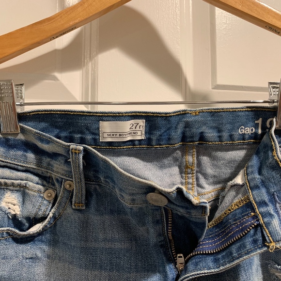 GAP distressed boyfriend jeans - Picture 3 of 4